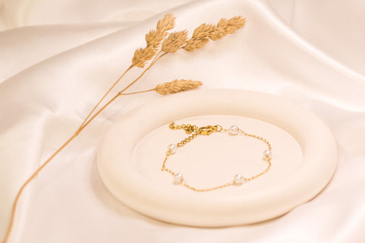 Gold and Pearl Bracelet - Spaced Big Pearl Chain